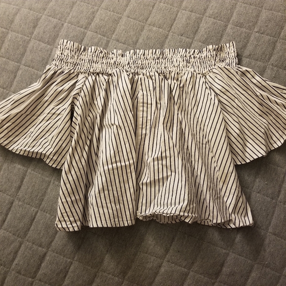 Dreamers Off the Shoulders Flowy Crop Top Striped - Picture 5 of 5